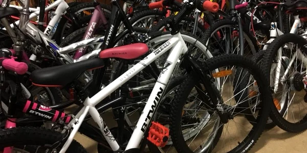 Peste 30 de biciclete stau în depozit de mai bine de trei ani la Protecţia Copilului Sector 1 FOTO Vişinel Bălan