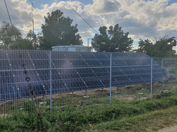 Un furnizor german spune că sistemul său fotovoltaic poate fi montat vertical / foto: arhiva