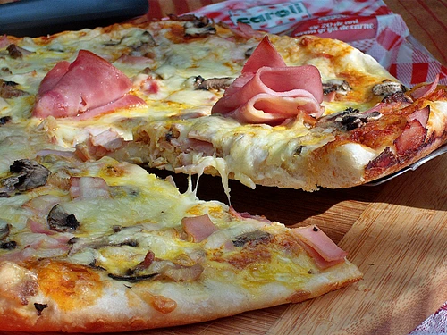 pizza cu sunca de praga jpeg