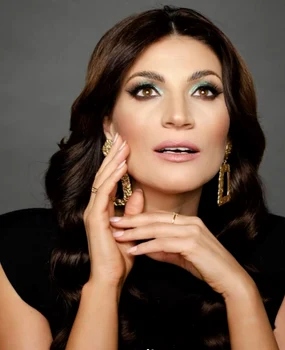 ioana ginghina 4 png