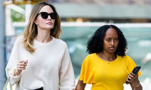Angelina Jolie, la plimbare prin New York cu fiica sa, Zahara Jolie Pitt, Profimedia jpg