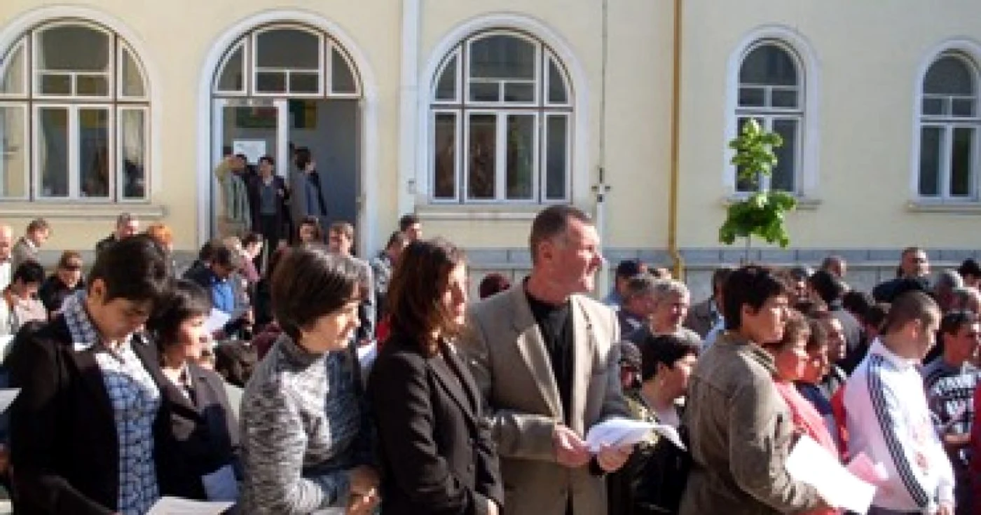 Femeile şi tinerii între 15 şi 24 de ani îşi găsesc cel mai greu un job, conform BIM