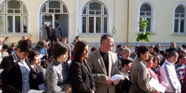 Femeile şi tinerii între 15 şi 24 de ani îşi găsesc cel mai greu un job, conform BIM