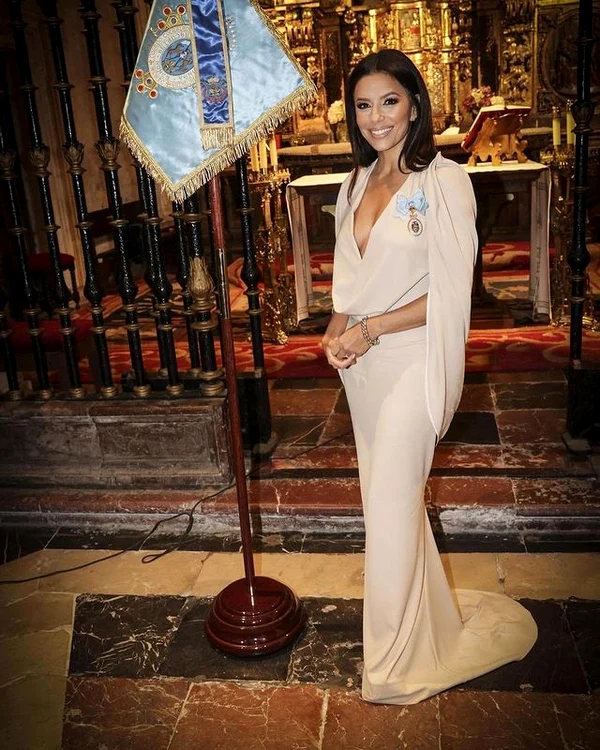 Eva Longoria a devenit Dama de Asturias   Instagram (3) jpg