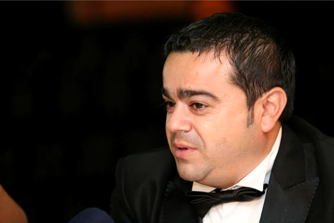 
    Adrian Minune  