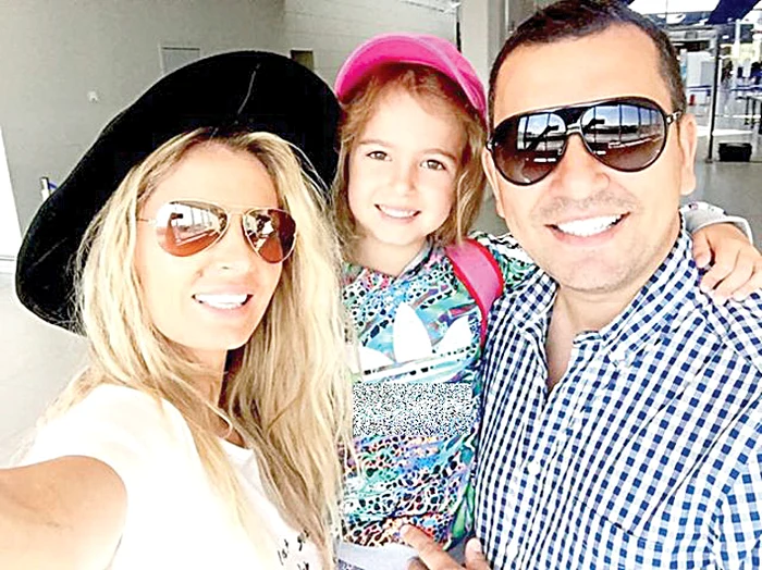 Andreea Bănică, Lucian Mitrea și fiica lor, Sophia, formează o familie fericită