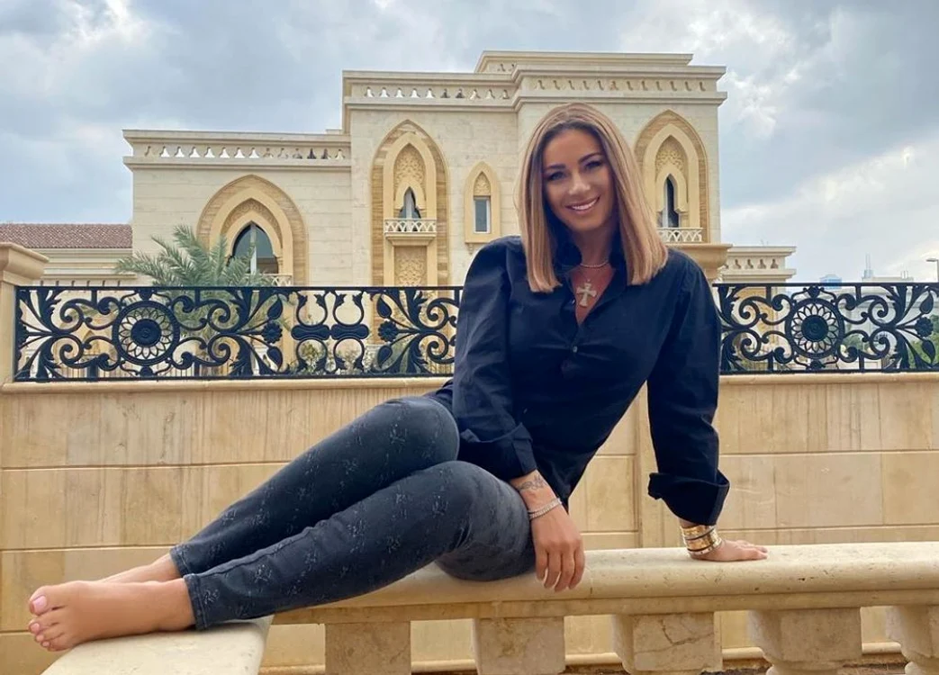 
    Anamaria Prodan, la locuinţa ei din DubaiFoto: arhivă personală  
