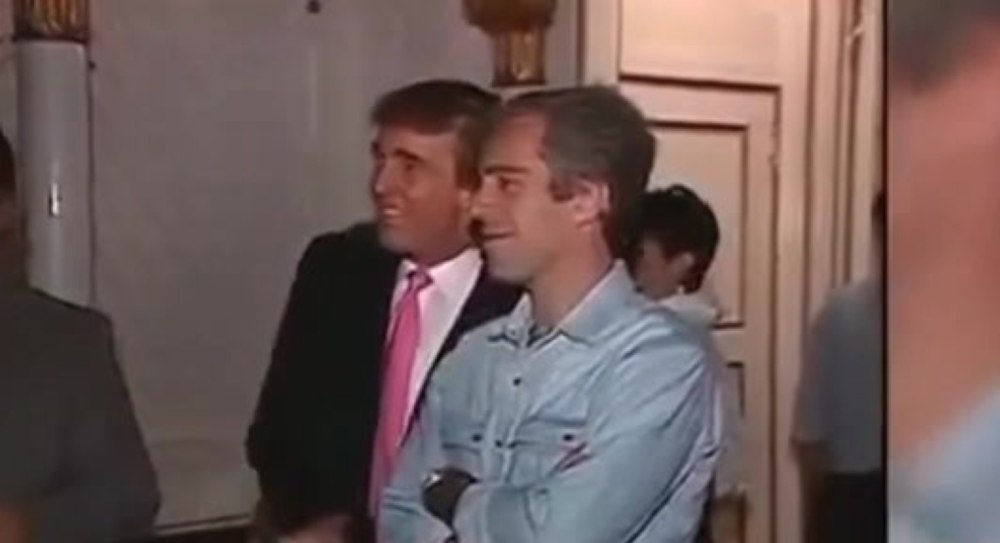 Trump i-ar fi trimis lui Epstein o scrisoare cu un desen obscen de ziua lui. Reacția președintelui la dezvăluirile WSJ