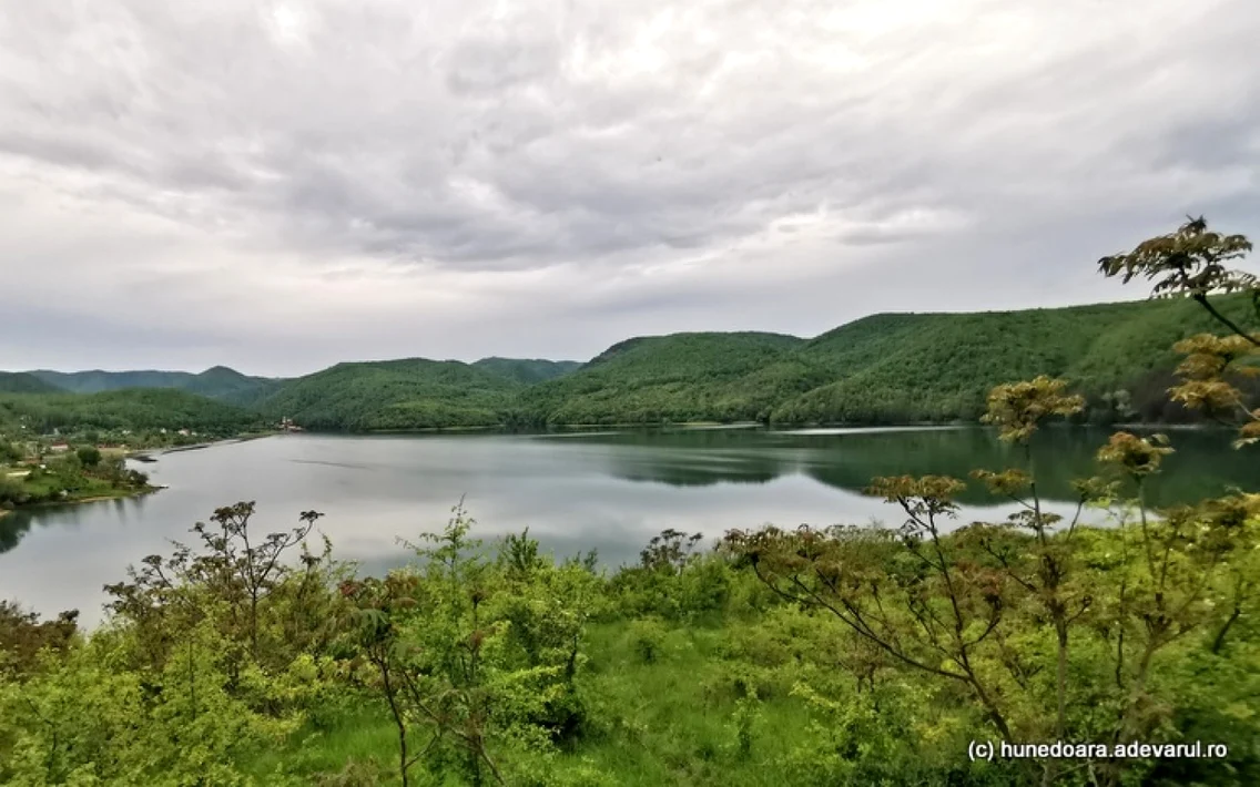 lacul cincis foto daniel guta adevarul