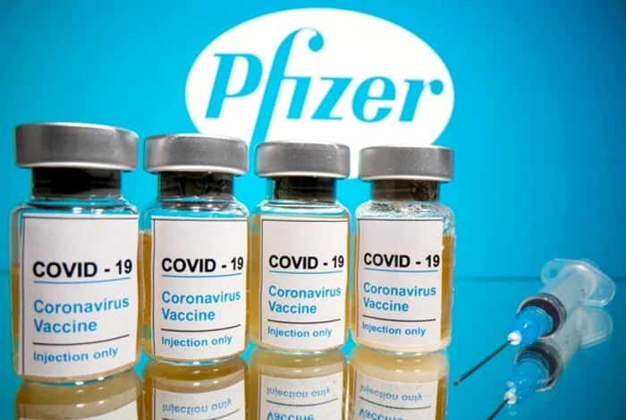 Peste 900.000 de doze de vaccin Pfizer ajung azi în țară