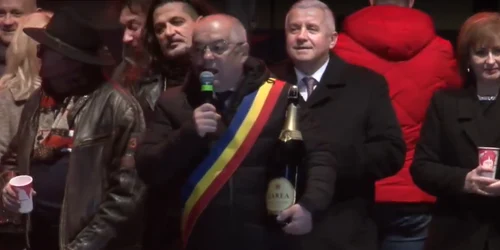 Emil Boc le ureaza clujenilor La multi ani in 2023 png
