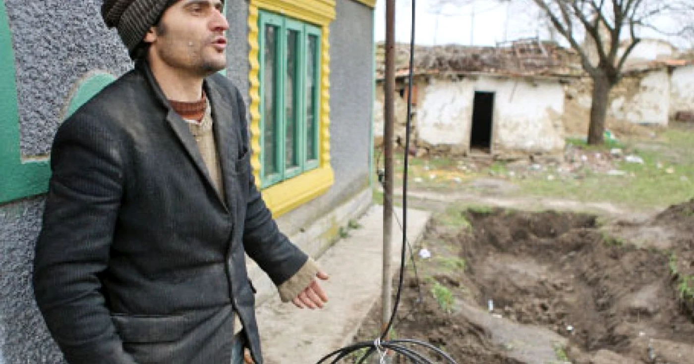 Ilie Piciog, lângă groapa în care a fost găsit Petre Captalan 