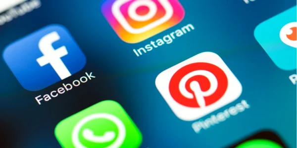 retele socializare