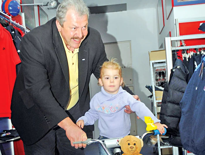 Duckadam a trecut cu bine peste operaţia la mâna dreaptă (foto: mediafax)