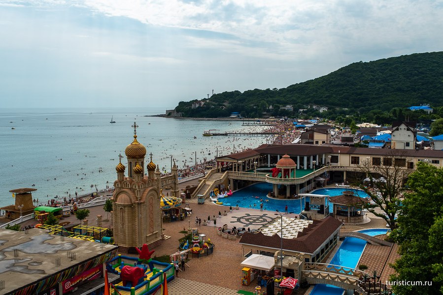 O dronă ucraineană s-a prăbușit pe o plajă plină cu turiști pe coasta Mării Negre din regiunea Krasnodar. Incidentul s-a soldat cu cel puțin patru morți și 13 răniți