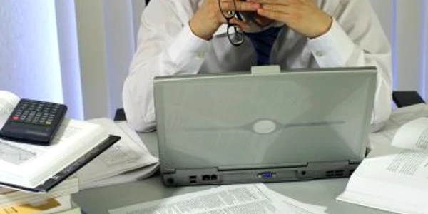 Criza a redus cu 25% numărul angajaţilor firmelor private din România