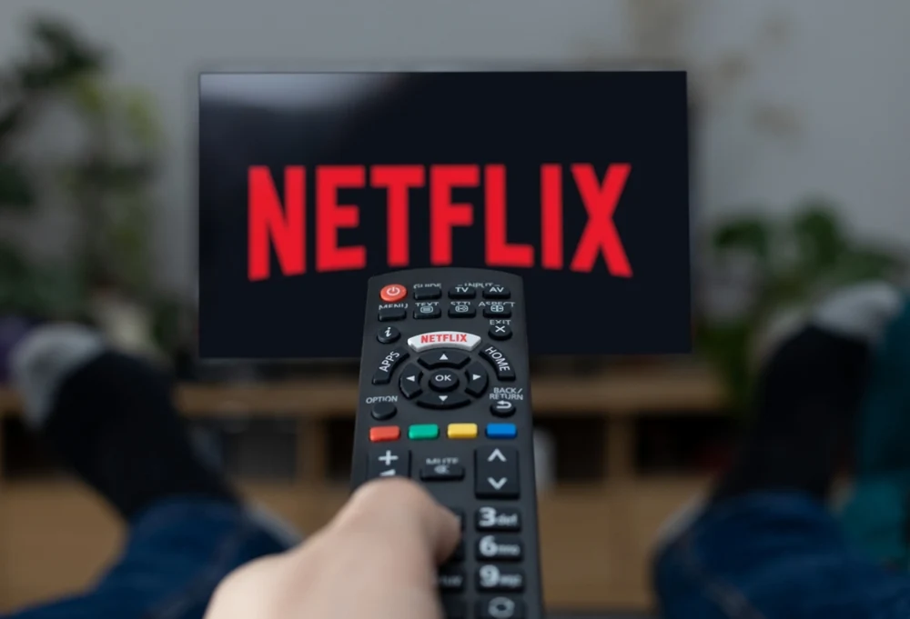 Netflix „rupe” tradiția filmelor: Cum vrea gigantul de streaming să cucerească publicul YouTube cu evenimente live și conținut audio