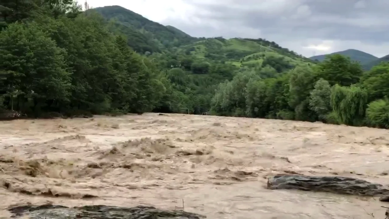 Atenţionări Cod galben de inundaţii pe râuri din judeţele Buzău şi Braşov, în orele următoare