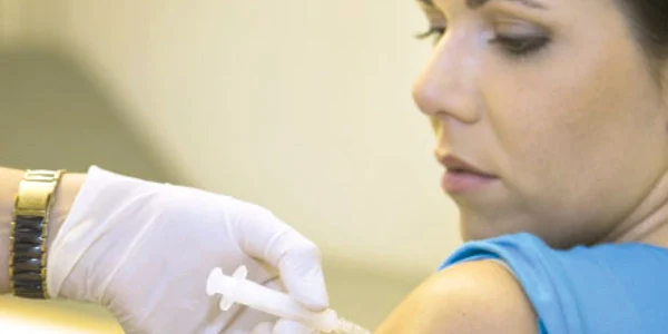 Speranţa de viaţă a bolnavilor cu cancer cerebral ar putea fi prelungită cu ajutorul acestui vaccin