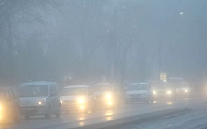 Poliţiştii le recomandă şoferilor să circule cu prudenţă