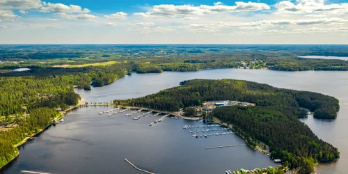 Cetățeni ruși s-au interesat de proprietăți în orașul de graniță Iamatra FOTO SHUTTERSTOCK