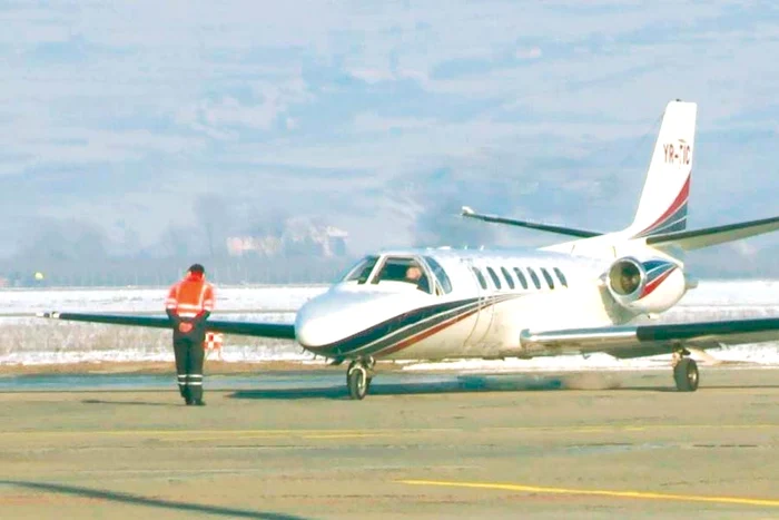 
    4 februarie: Aeronava donată de  Ion Ţiriac i-a adus pe  medici la Bucureşti (FOTOGRAFII: Florina Pop/citynews.ro)  