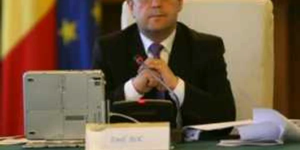 Boc: Salariile profesorilor vor creşte cu 90% până în 2015