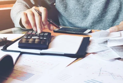 Taxe impozite calculator FOTO Shutterstock