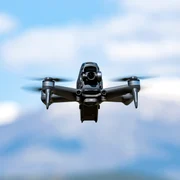 Dronă FPV FOTO shutterstock