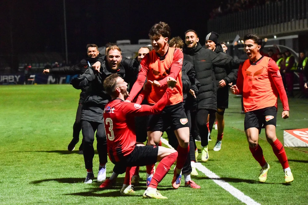 FCSB și Mirel Rădoi suferă împreună, dar separat. Antrenorul riscă demiterea, dacă nu redresează la timp corabia turcilor