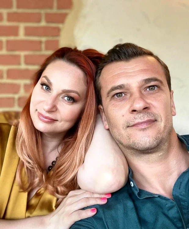 
    Cristina Pocora și Dan Cruceru sunt căsătoriți din 2009foto: arhivă personală  