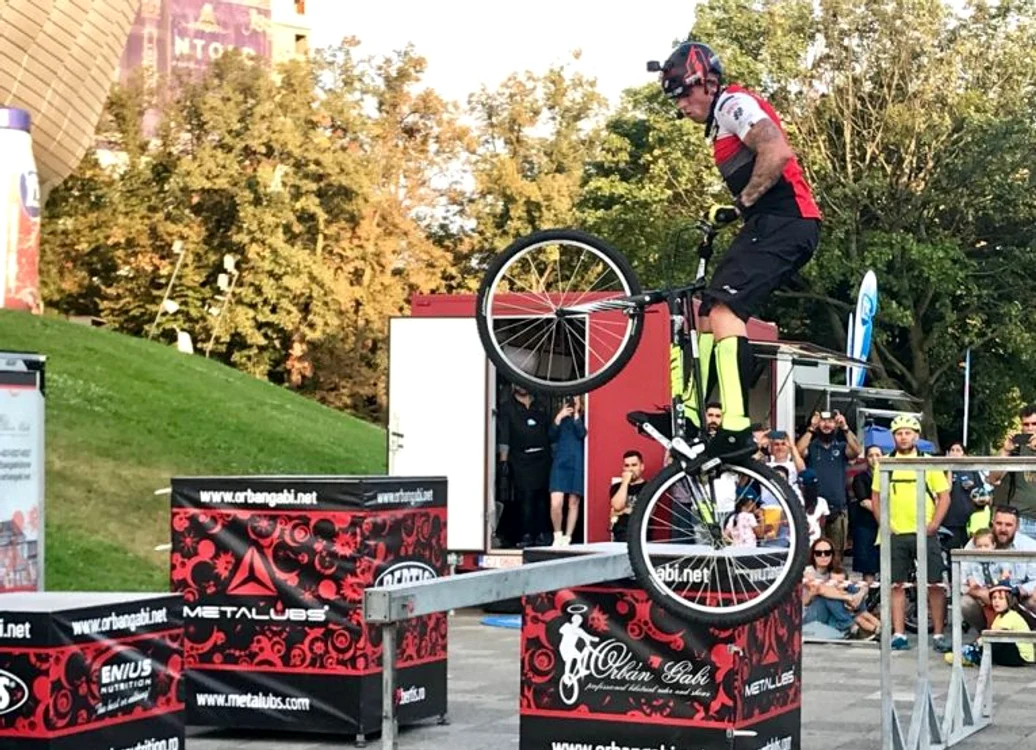 
    Turul Romaniei la ciclism a inceput spectaculos  