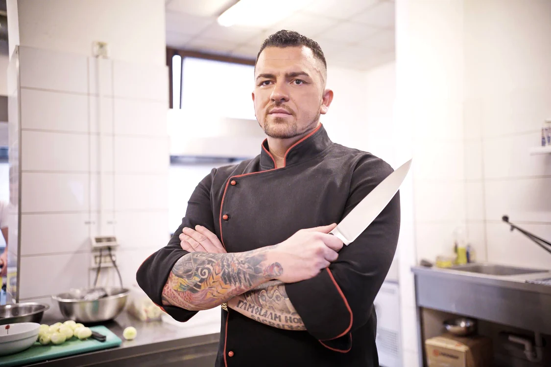 
    Paul Siserman, cel mai tatuat concurent din istoria MasterCheffoto: arhivă personală  