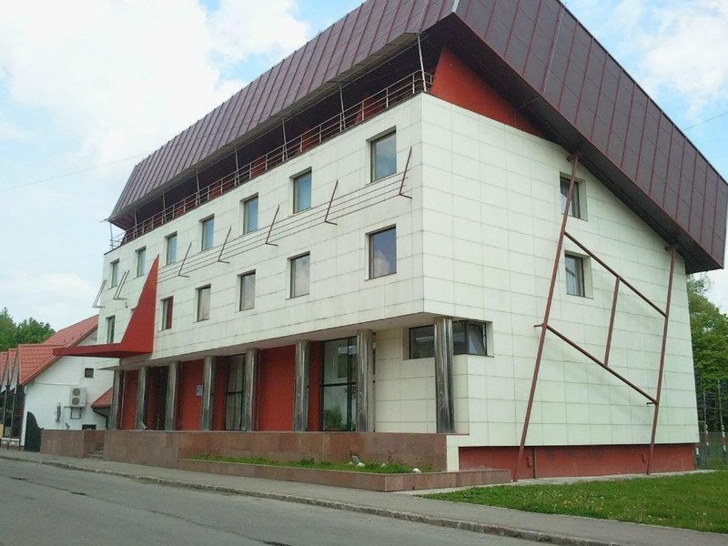 CFR Marfă vrea să vândă Hotelul Express din Predeal, la preţul de 15 milioane de lei