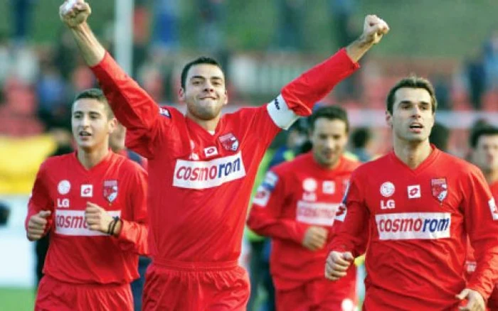 Giani Kiriţă (centru) a fost unul dintre liderii echipei, cât timp a jucat în „Ştefan cel Mare“