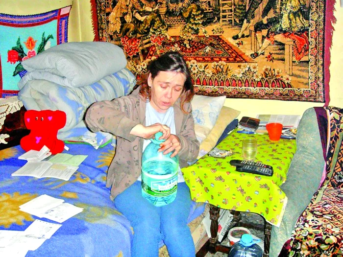 Femeia a fost debran- şată de la reţeaua de apă pentru că nu a  putut achita factura „astronomică“