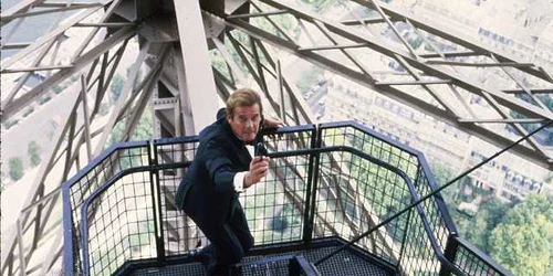 roger moore in a view to a kill foto imdb