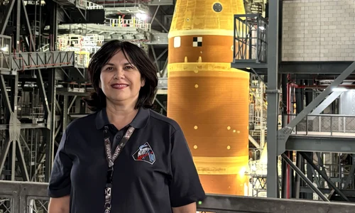 Ramona Gaza Artemis II KSC, Vehicle Assembly Building jpg