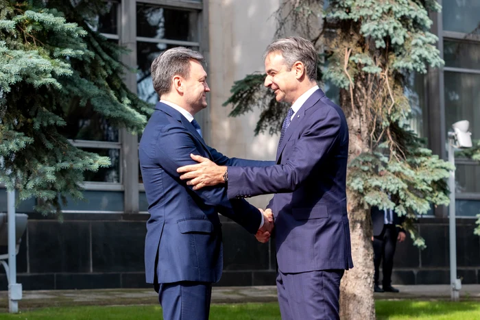Cei doi premieri au avut discuții în incinta Guvernului moldovean. FOTO: Facebook