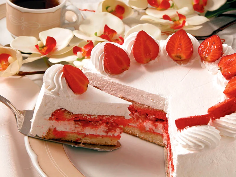 
    Tort de căpşuni cu crema de brânză - află cea mai bună rețetă!Foto: Shutterstock  