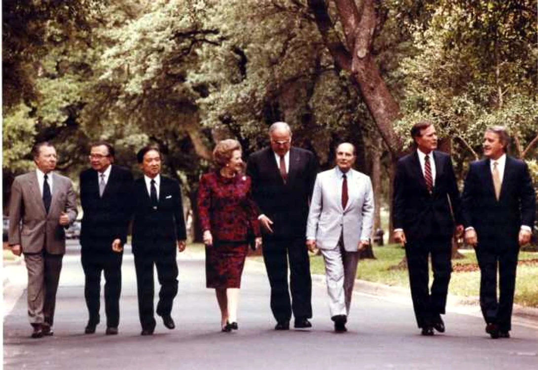 Cancelarul Helmut Kohl şi aliaţii săi occidentali