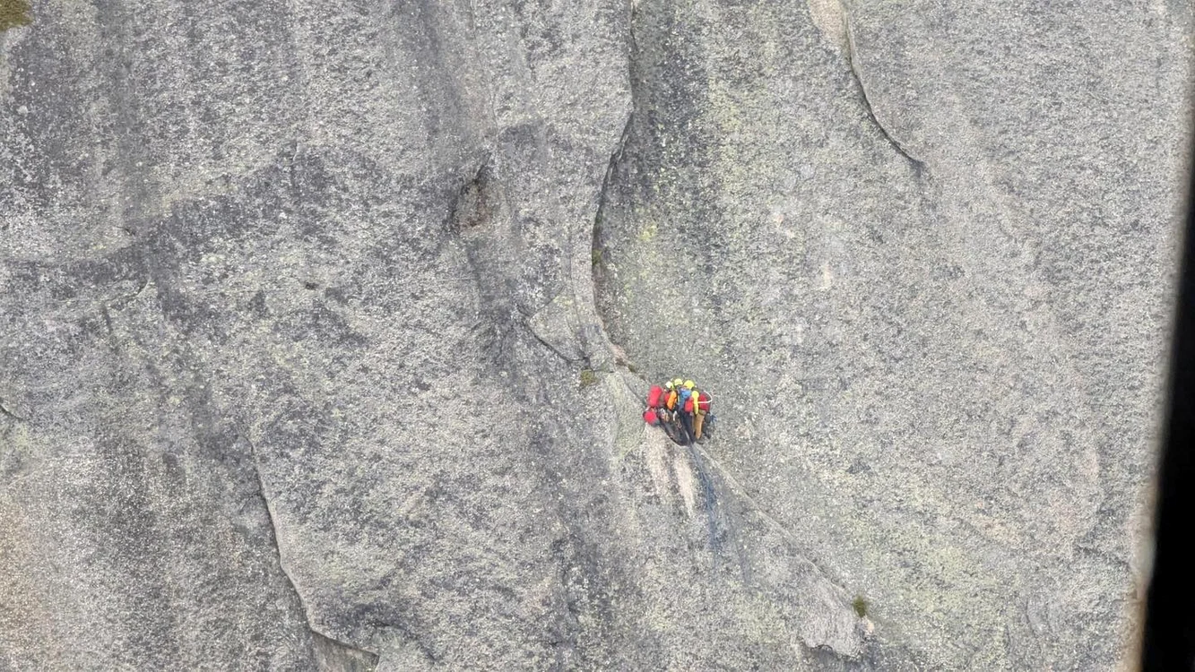 Unul dintre alpiniști s-a lovit la cap (Foto: Profimedia)