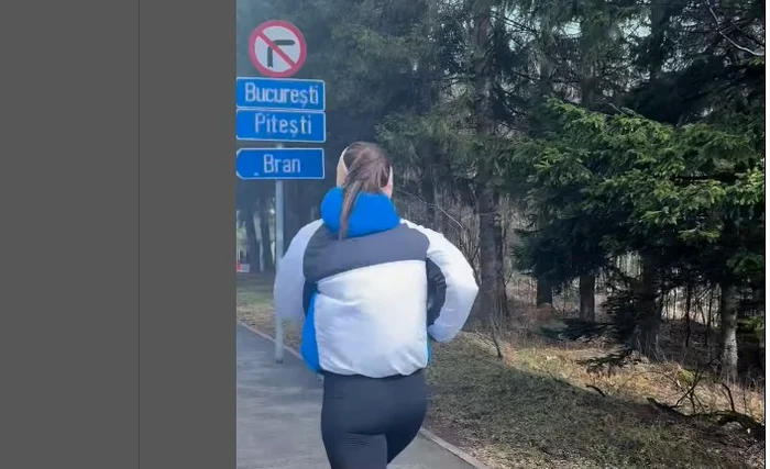 Simona Halep a luat-o la fugă pe străzile din Poiană