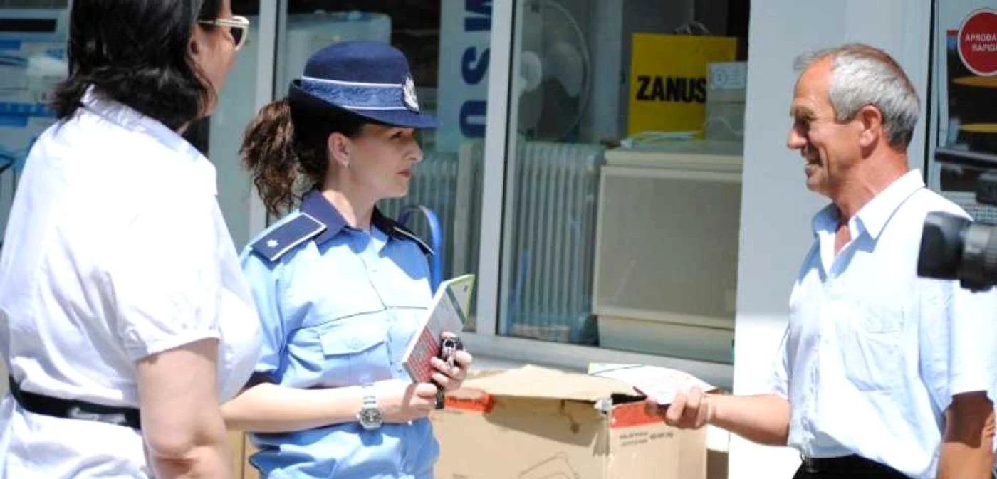 politistii in campanie 