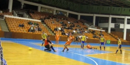 Fotbaliştii mureşeni s-au dezlănţuit în repriza a doua