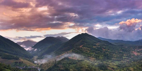 Botiza Maramureș zonă istorică în care bisericile din lemn sunt incluse în patrimoniul UNESCO Foto DMS