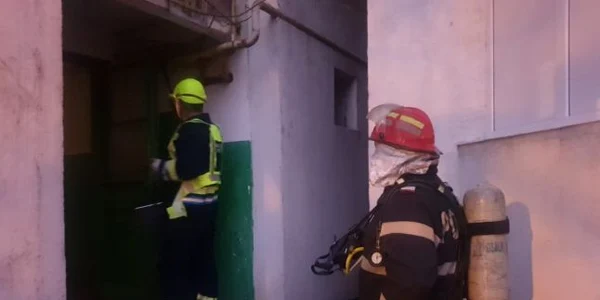 evacuare bloc pompieri Galati 1