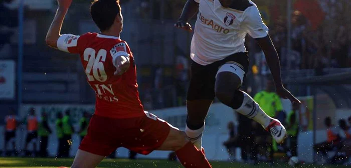 Tembo (dreapta) este unul dintre cei mai în formă fotbalişti de la Astra Giurgiu FOTO: Cosmin Iftode RPRESSPORT