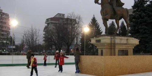Distracţie la patinoar