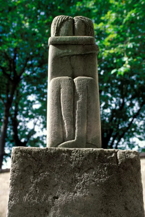 sarutul sculptura brancuri montparnasse jpg